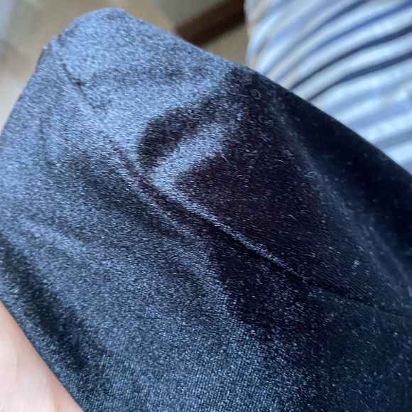 Black velvet party dress from Guess - Picture 3 of 5